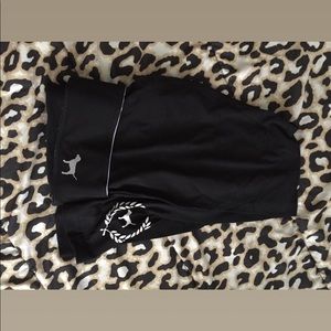 PINK Victoria’s Secret leggings.